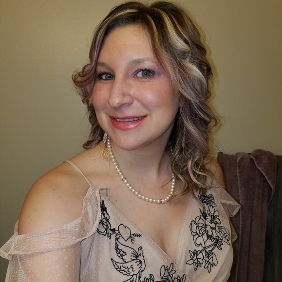 Meet your Posher, Krystal 💜 - Picture 1 of 1